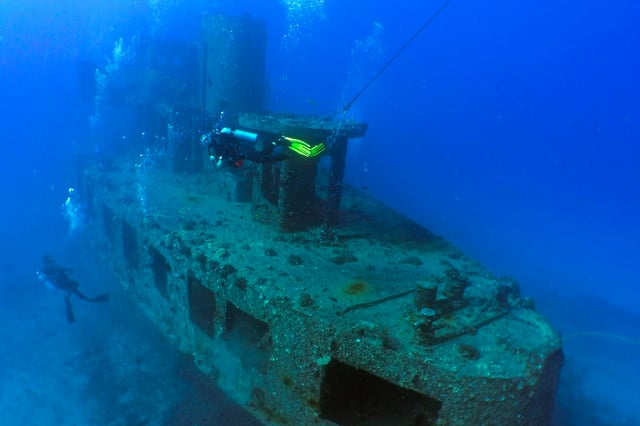 Two Tank Shipwreck and Reef Dives - Waikiki