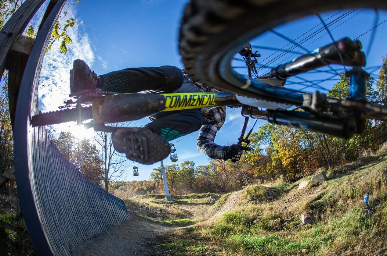 downhill mountain bike tracks near me